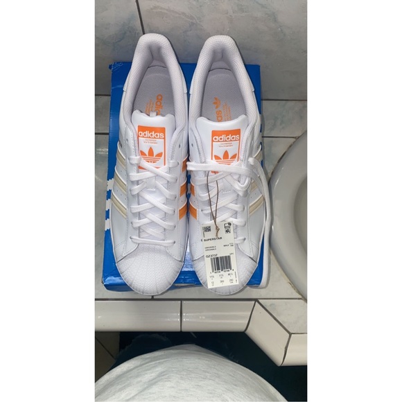 ๐๐๐
๐ผ NWT ADIDAS superstar gz3737 - Picture 6 of 13